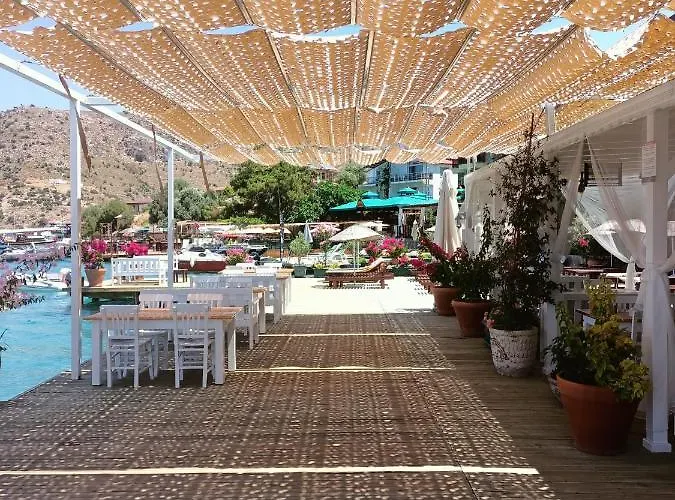 Moonlight Boutique - Бозбурун